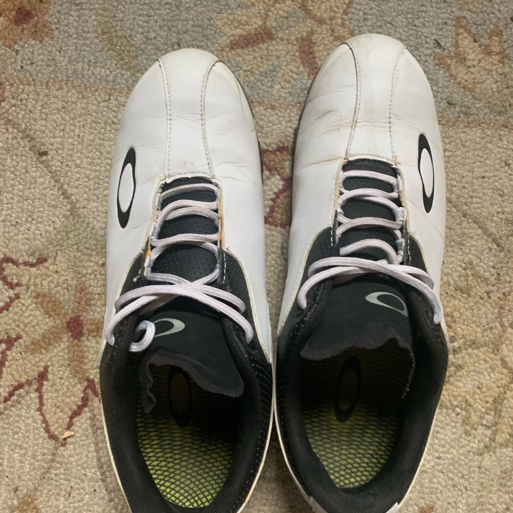 Men’s Oakley Spikeless Golf Shoes size 9.5